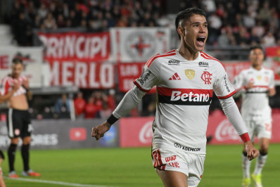 Luiz Araújo celebra gol e valoriza ponto fora de casa: 'Não é fácil jogar aqui'