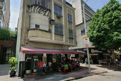 Incêndio atinge restaurante em Botafogo