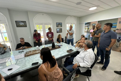 Prefeito de Búzios discute ações ambientais com Prolagos, INEA e moradores