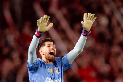 Rossi vê Flamengo prejudicado com erros de arbitragem em empate com Estudiantes