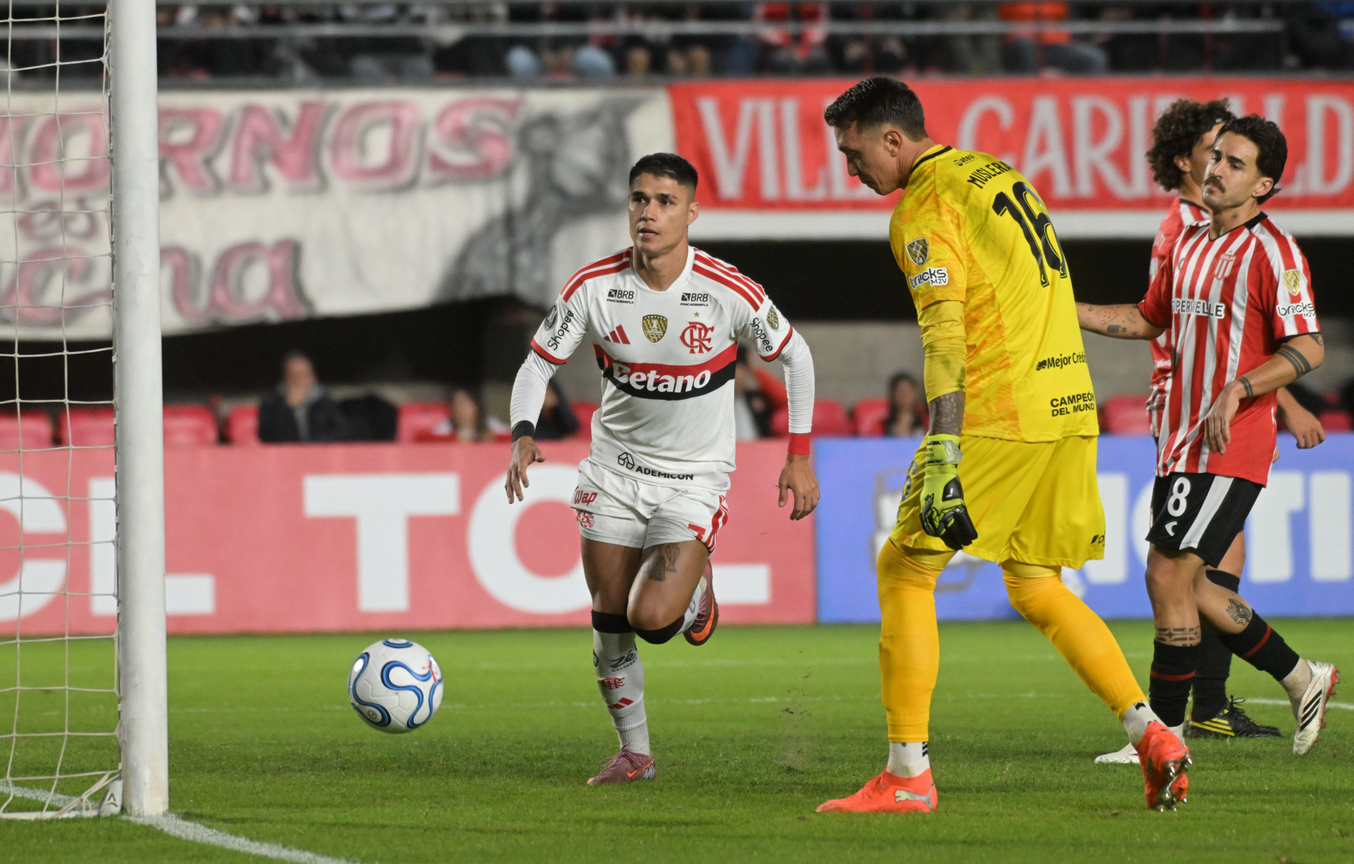 Luiz Ara&uacute;jo comemora gol do Flamengo na Libertadores - Nacho Amiconi/Parceiro/Ag&ecirc;ncia O Dia
