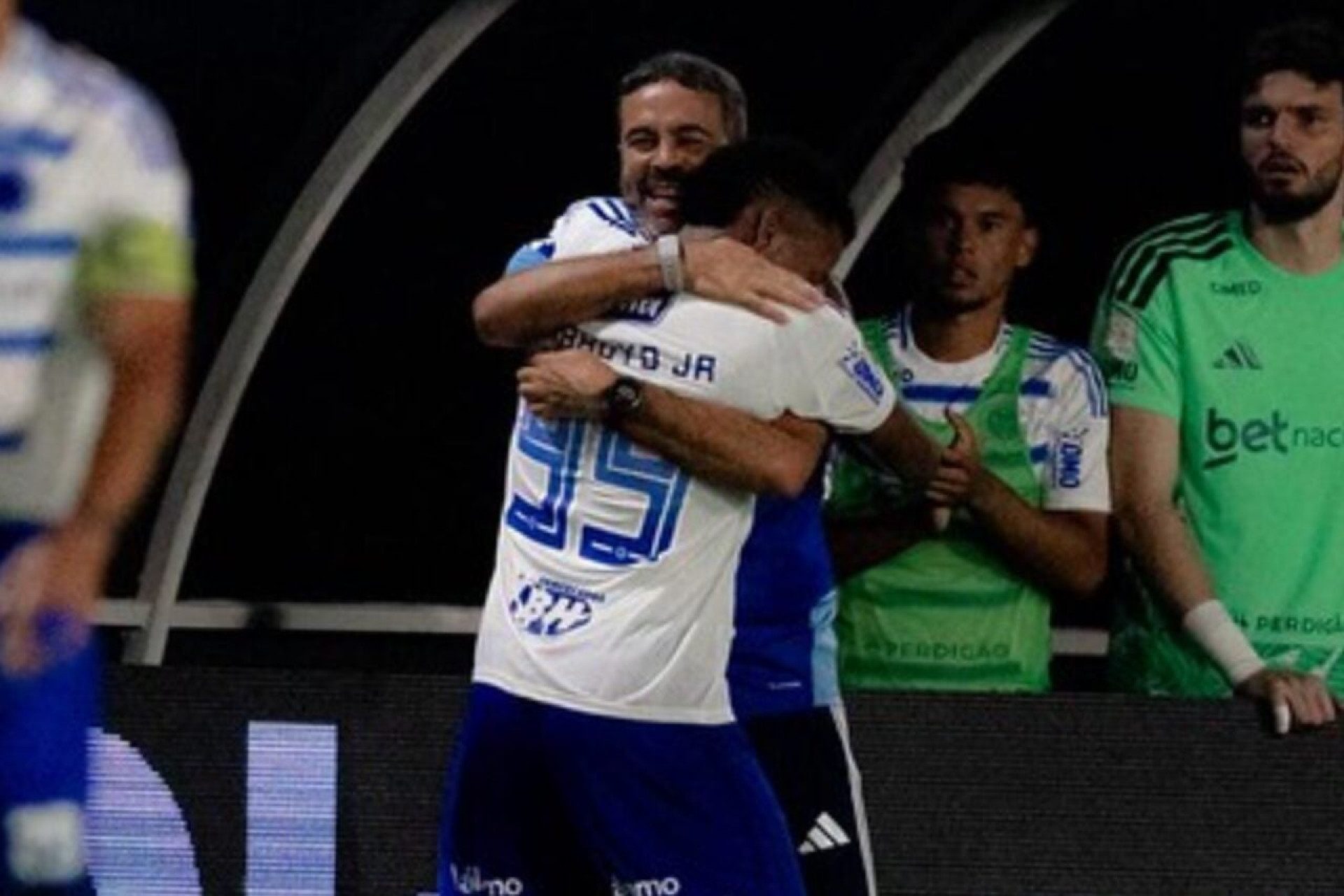 Cruzeiro vira a chave ap&oacute;s vit&oacute;ria na Libertadores e foca no cl&aacute;ssico com o Atl&eacute;tico