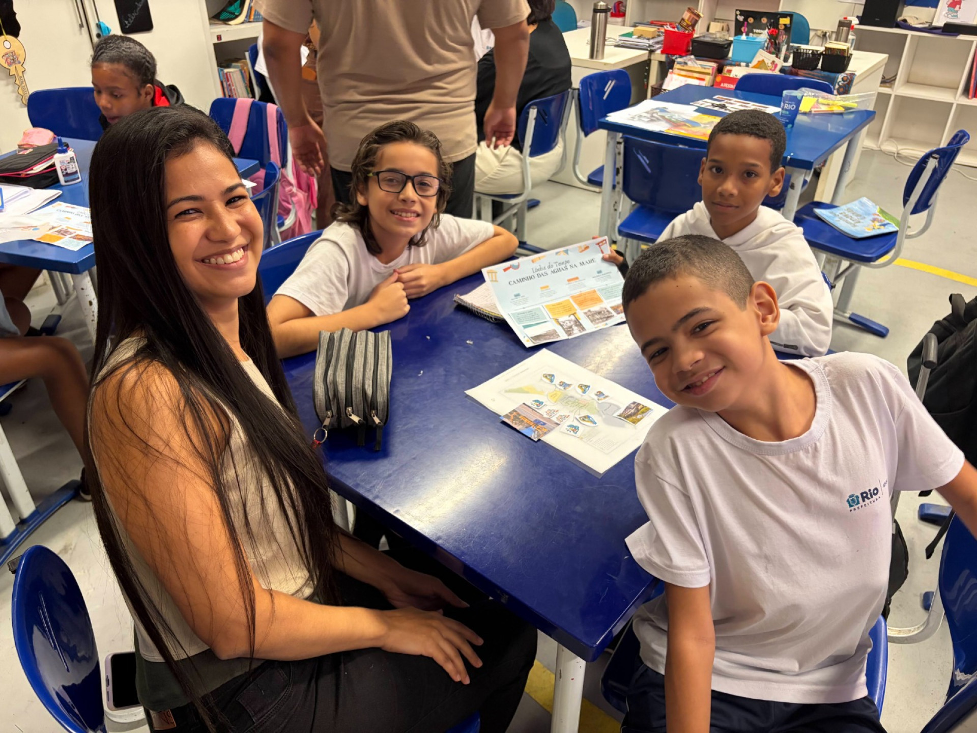 Enquanto as obras da concessionária avançam na Maré, nas unidades de ensino as crianças relacionam as intervenções com temas como saúde, meio ambiente e qualidade de vida - Divulgação