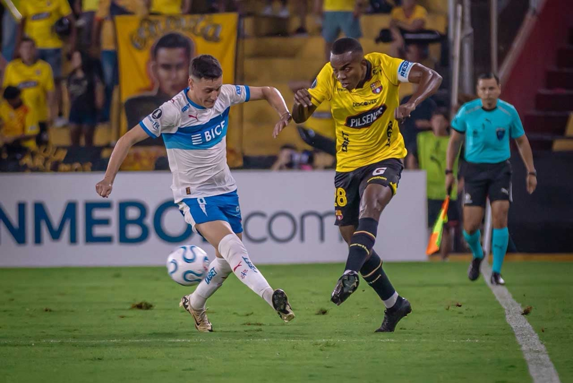 Cat&oacute;lica supera Barcelona no Equador e embola grupo do Cruzeiro na Libertadores