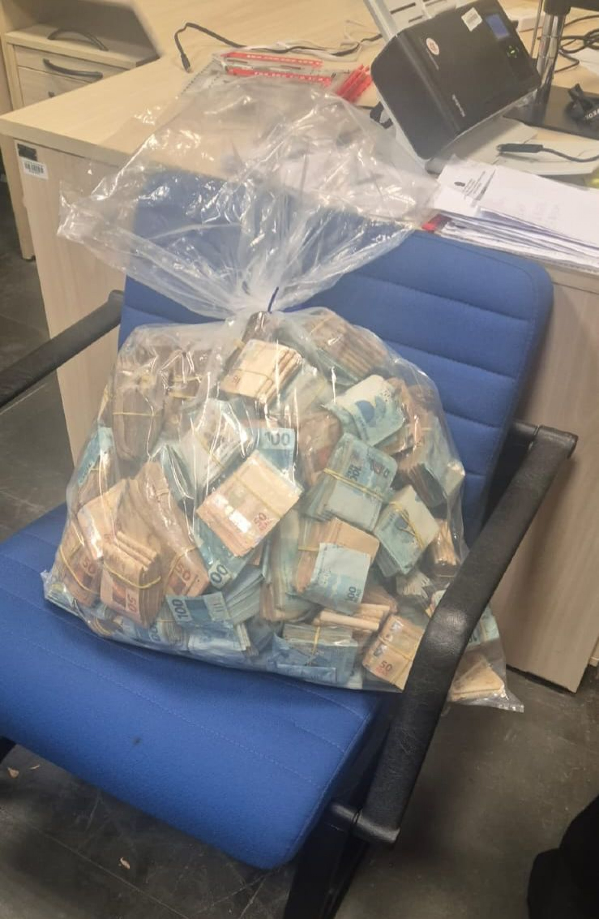 Agentes encontraram dinheiro em casas de auditores fiscais - Divulga&ccedil;&atilde;o