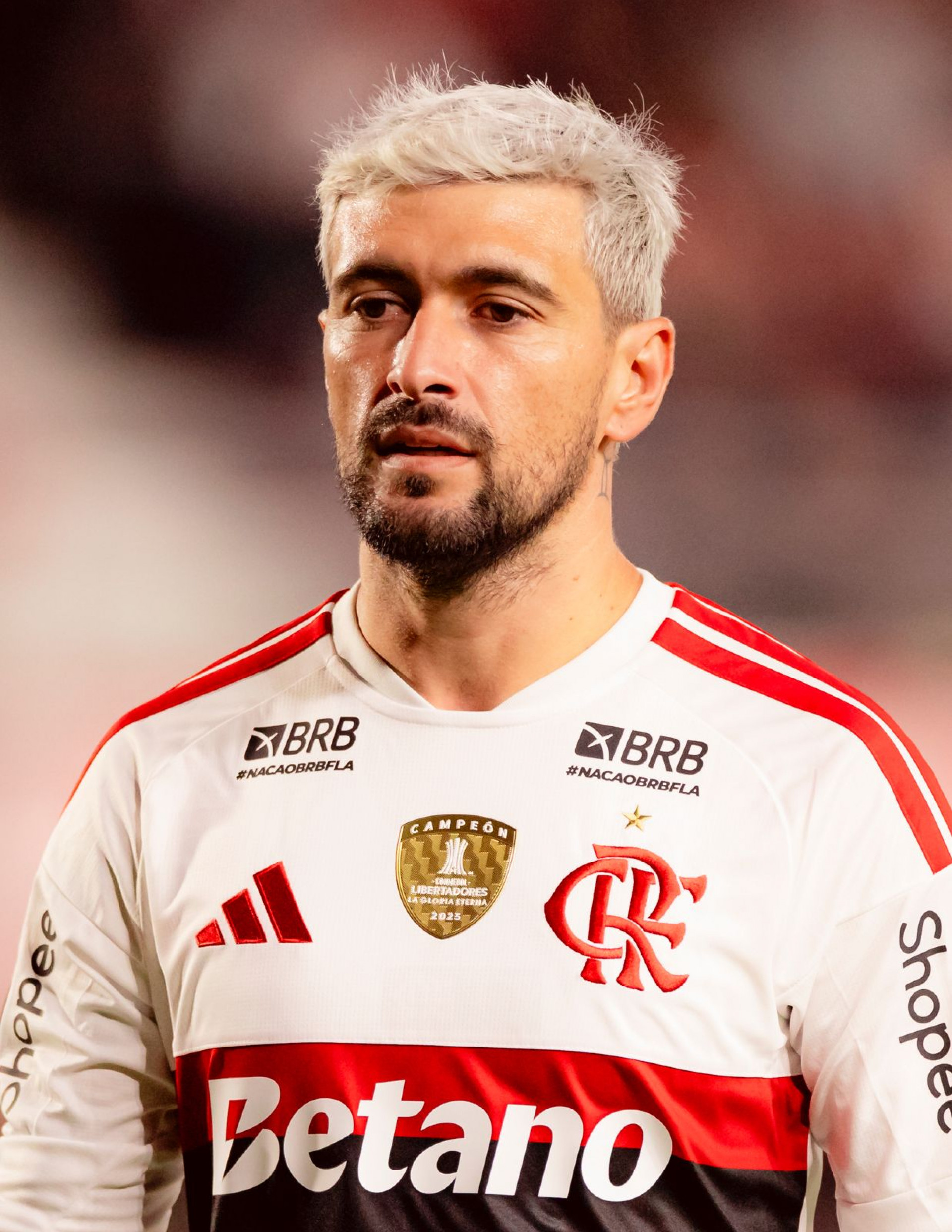 Arrascaeta machucou no primeiro tempo contra o Estudiantes