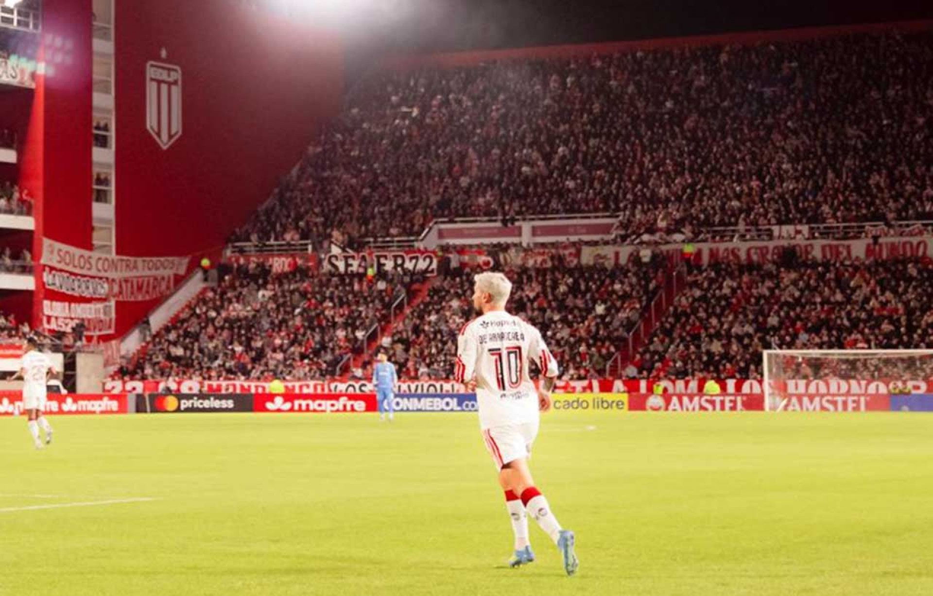 Flamengo confirma fratura em de Arrascaeta