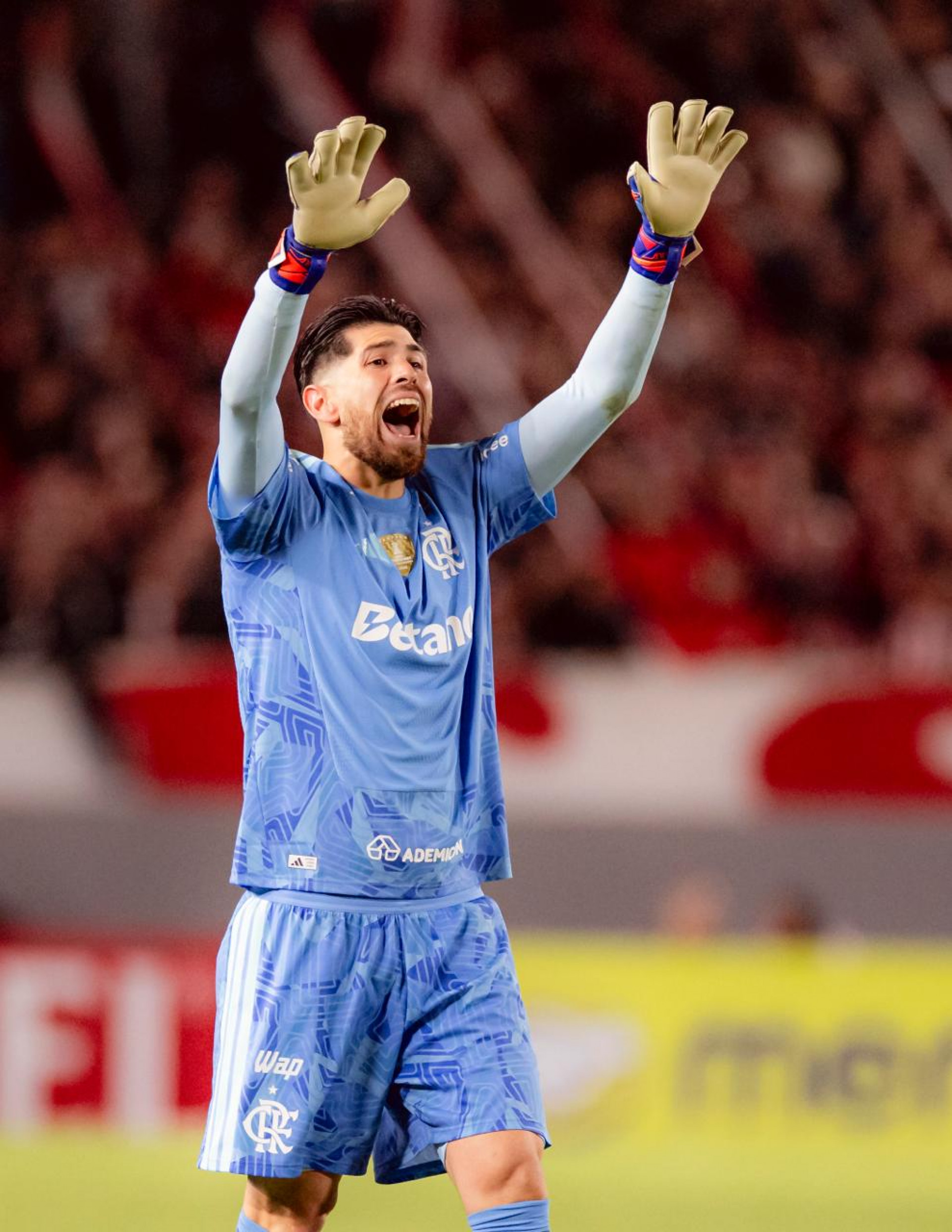 Rossi vê Flamengo prejudicado com erros de arbitragem em empate com Estudiantes