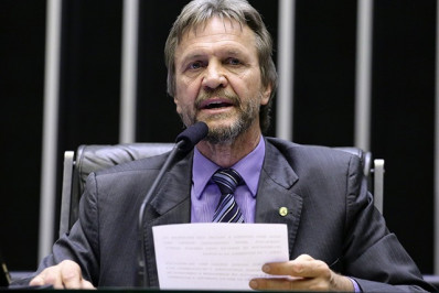 Líder do PT na Câmara sobre mapear traições e exonerar indicados: 'Não é esse o caminho'