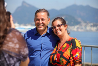 Prefeito de Niterói participa de lançamento de novo empreendimento no Centro