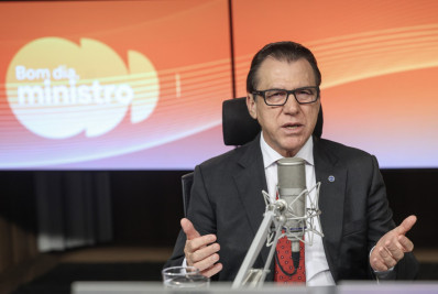 Entidades fazem 'terrorismo' contra fim da escala 6x1, diz ministro do Trabalho