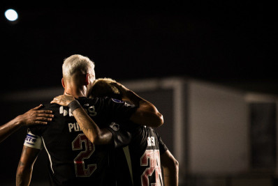Adson brilha, Vasco bate o Olimpia e assume a liderança do grupo na Sul-Americana