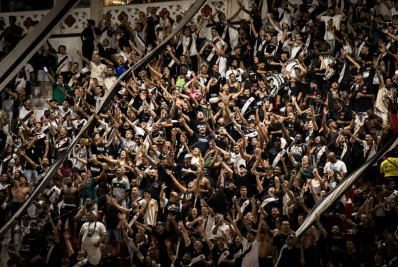 Torcida do Vasco esgota ingressos para duelo com o Santos