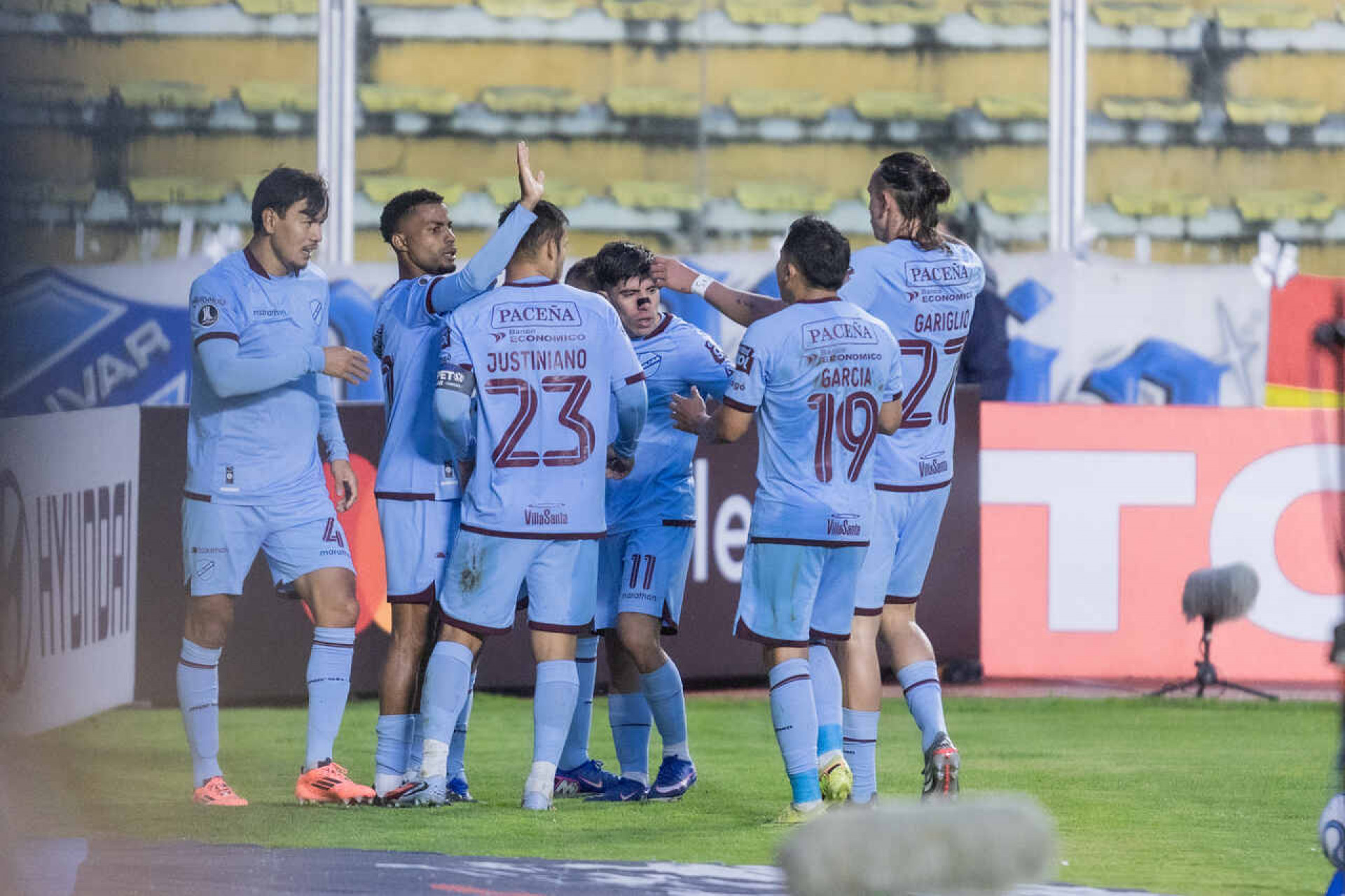 Em noite de recorde para F&aacute;bio, Fluminense perde em La Paz