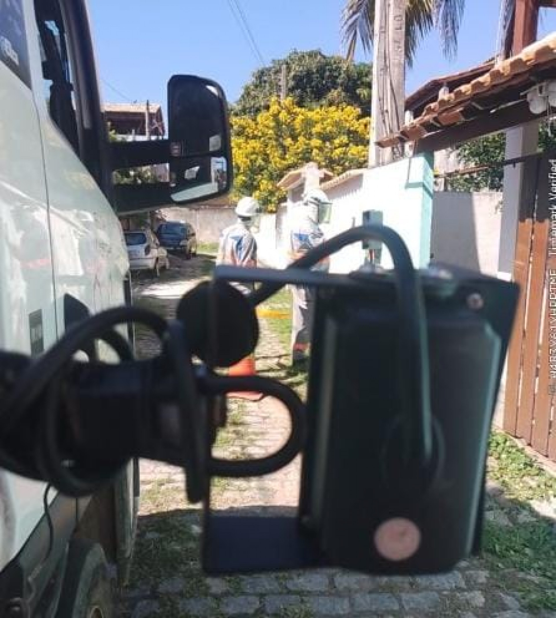 Ligação clandestina abastecia estufa de maconha em Cabo Frio e é desmontada em operação da Enel e Polícia Civil