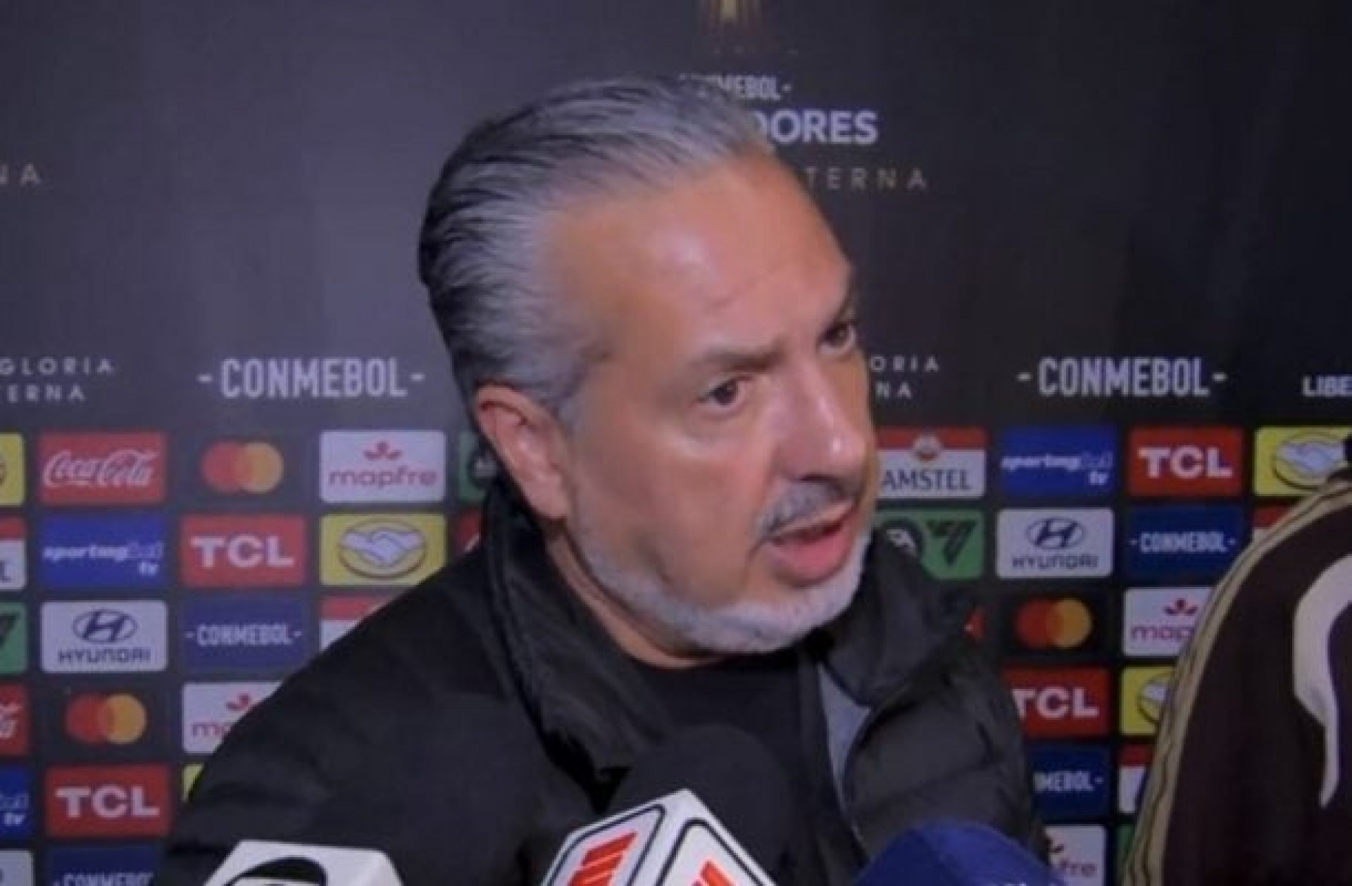 Boto acusa arbitragem de omiss&atilde;o e cita jogo “de guerra” para o Flamengo na Argentina