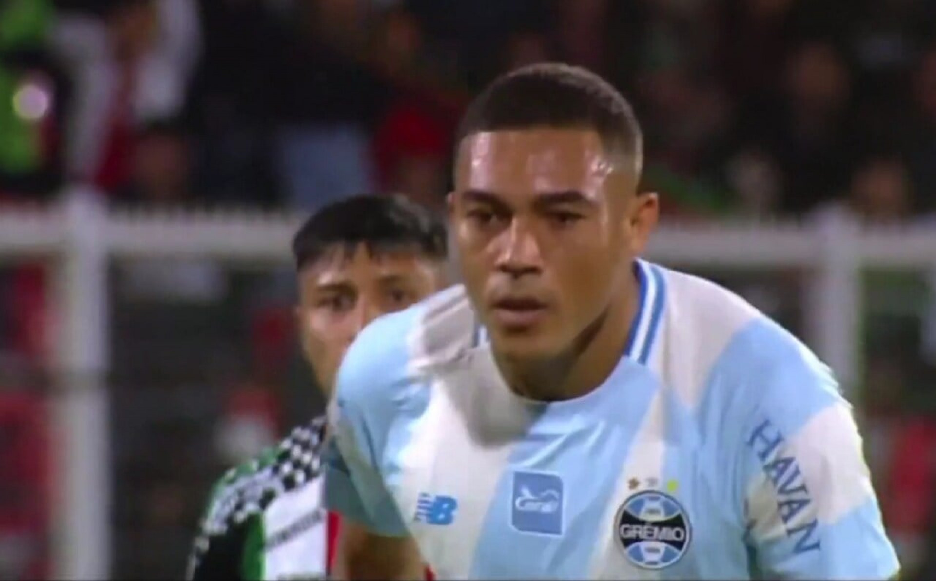 Lu&iacute;s Castro admite tentativa de mudar cobrador do Gr&ecirc;mio antes do terceiro erro de p&ecirc;nalti