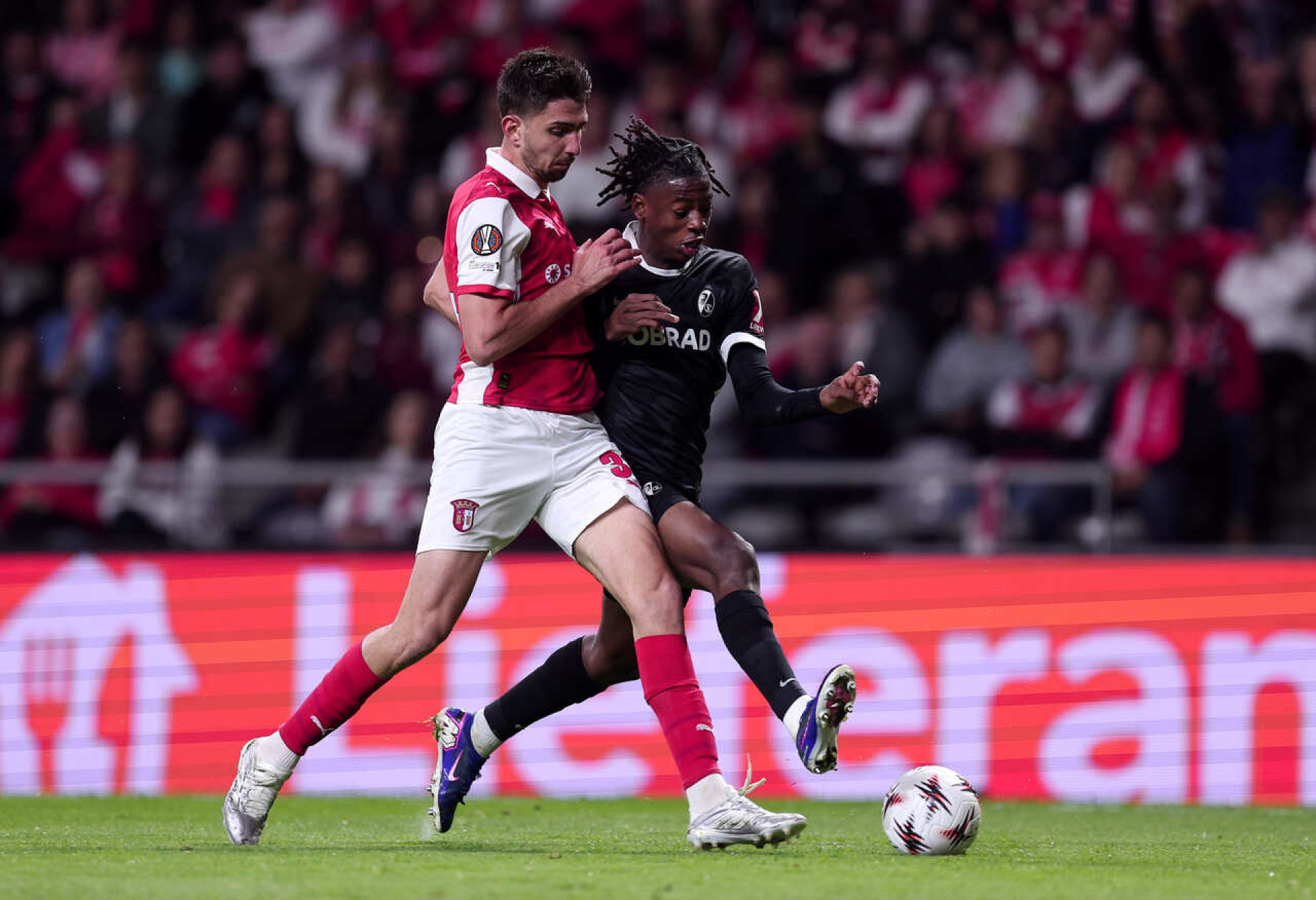 Braga vence Freiburg no fim e sai na frente por vaga na final da Liga Europa