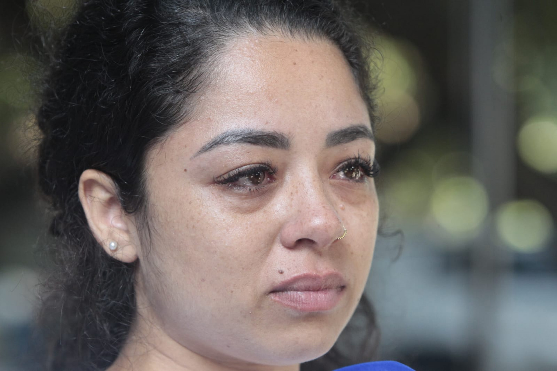 Camila Ferreira esteve no velório do marido, Marcus Vinícius Cerqueira, no Cemitério da Penitência - Reginaldo Pimenta/Agência O Dia