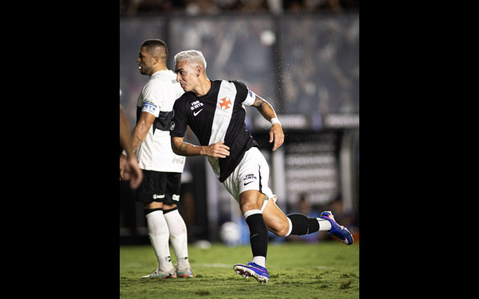 Puma Rodríguez comemora gol marcado pelo Vasco sobre o Olimpia, em São Januário - Matheus Lima / Vasco