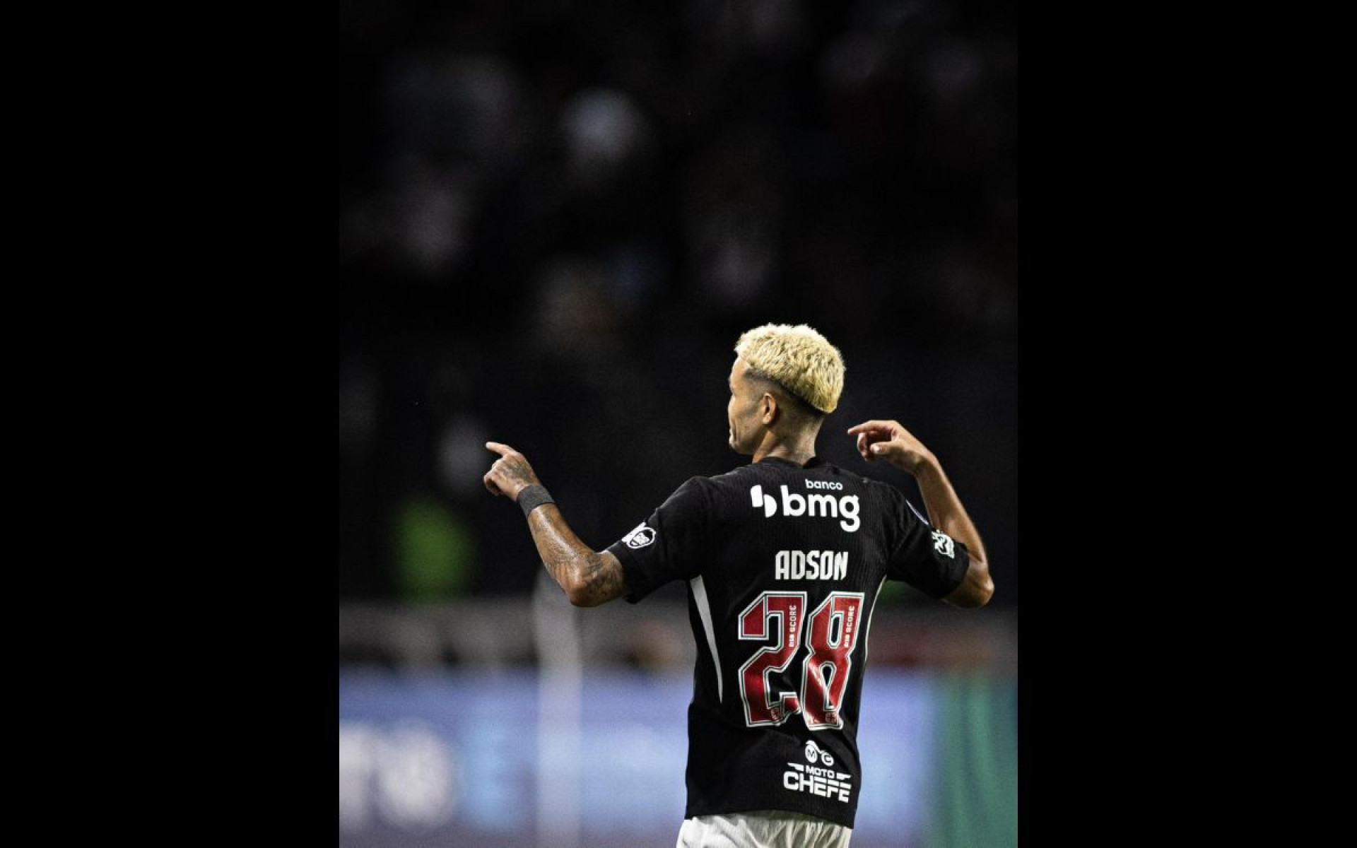 Adson comemora gol marcado pelo Vasco sobre o Olimpia, em São Januário - Matheus Lima / Vasco