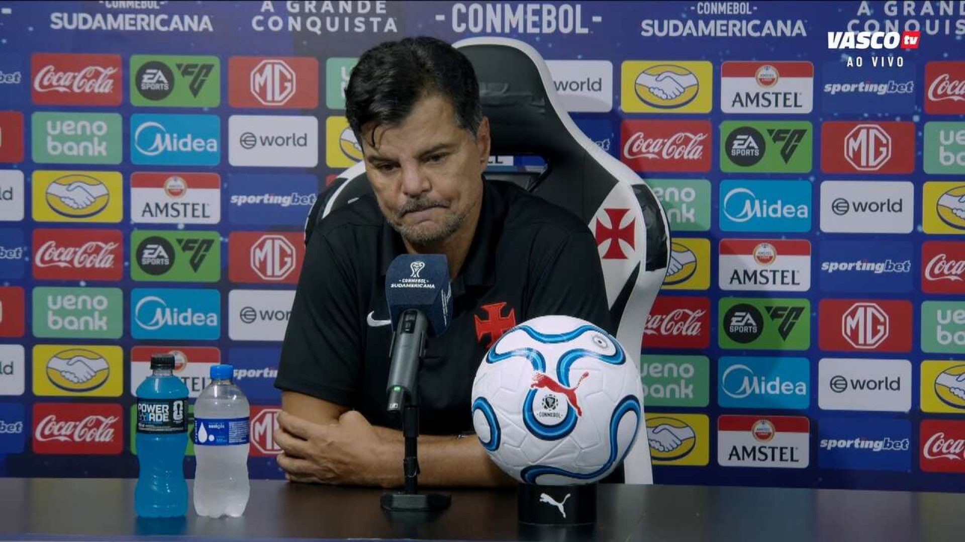 Auxiliar aponta li&ccedil;&otilde;es e valoriza jogadores ap&oacute;s vit&oacute;ria do Vasco