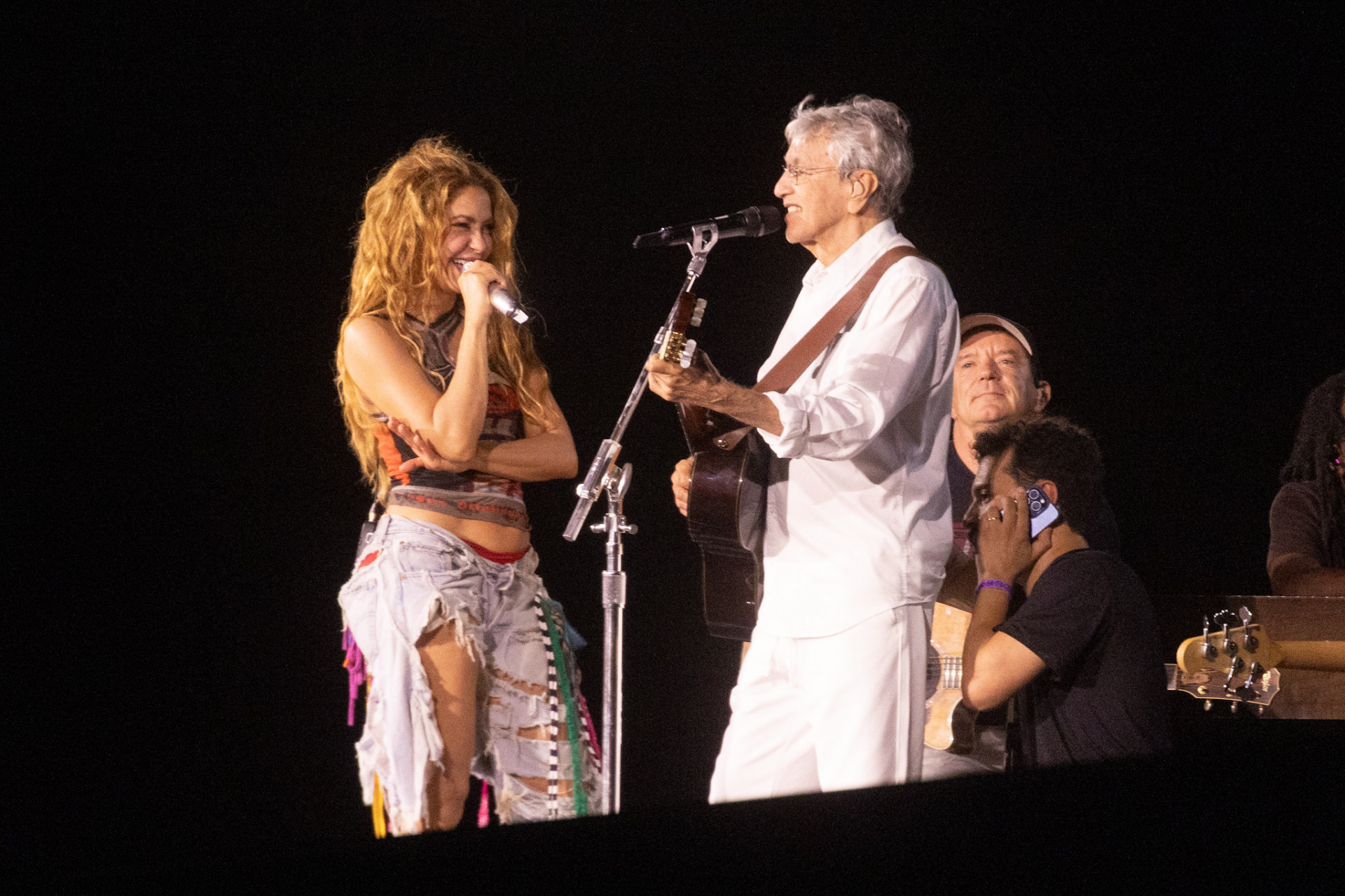 Shakira e Caetano Veloso cantaram a música 'Leãozinho' - Lucas Ramos / Brazil News