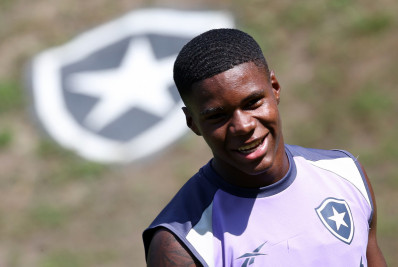 Kadir valoriza oportunidades no Botafogo com Franclim Carvalho: 'Muito feliz'