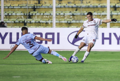 Fluminense abre mão de pressionar e não acerta o gol nenhuma vez contra o Bolívar