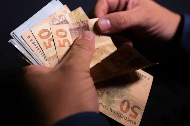 Governo do Estado deposita salário de abril do funcionalismo