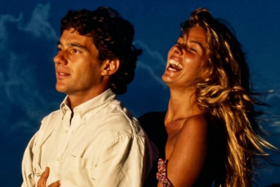 Adriane Galisteu cita saudade ao falar sobre 32 anos da morte de Ayrton Senna