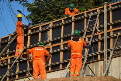 Obras de contenção de encosta no Lindo Parque seguem a todo vapor