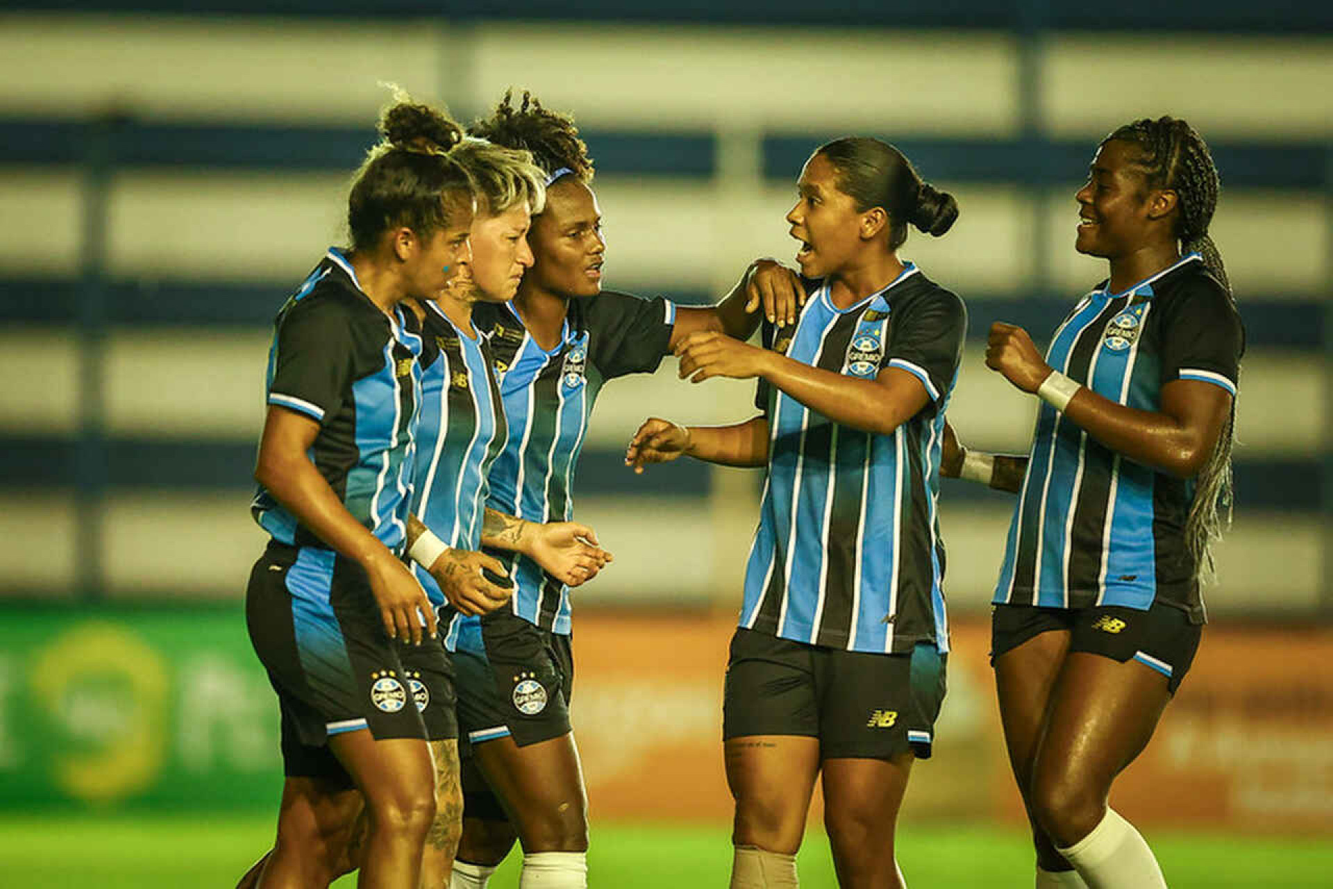 Gr&ecirc;mio x Corinthians (feminino): onde assistir, escala&ccedil;&otilde;es e arbitragem