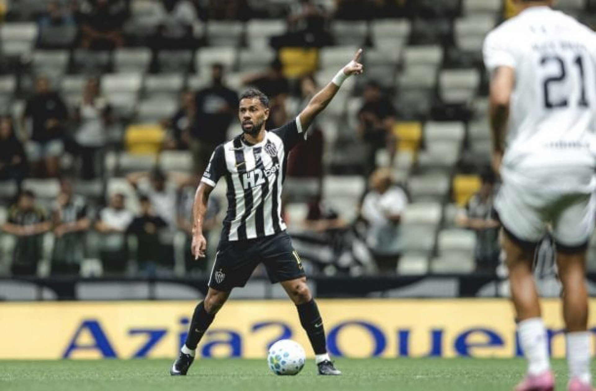 Betinho Marques – “Me deixa, Galo. T&ocirc; querendo s&oacute; xingar sozinho e tomar minha dipirona”