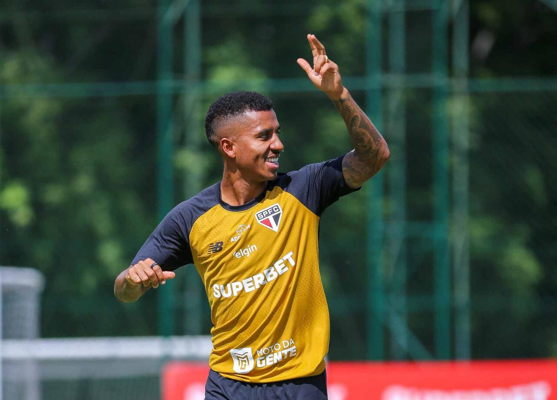 Treino do S&atilde;o Paulo tem Lucas liberado para voltar e Marcos Ant&ocirc;nio no campo