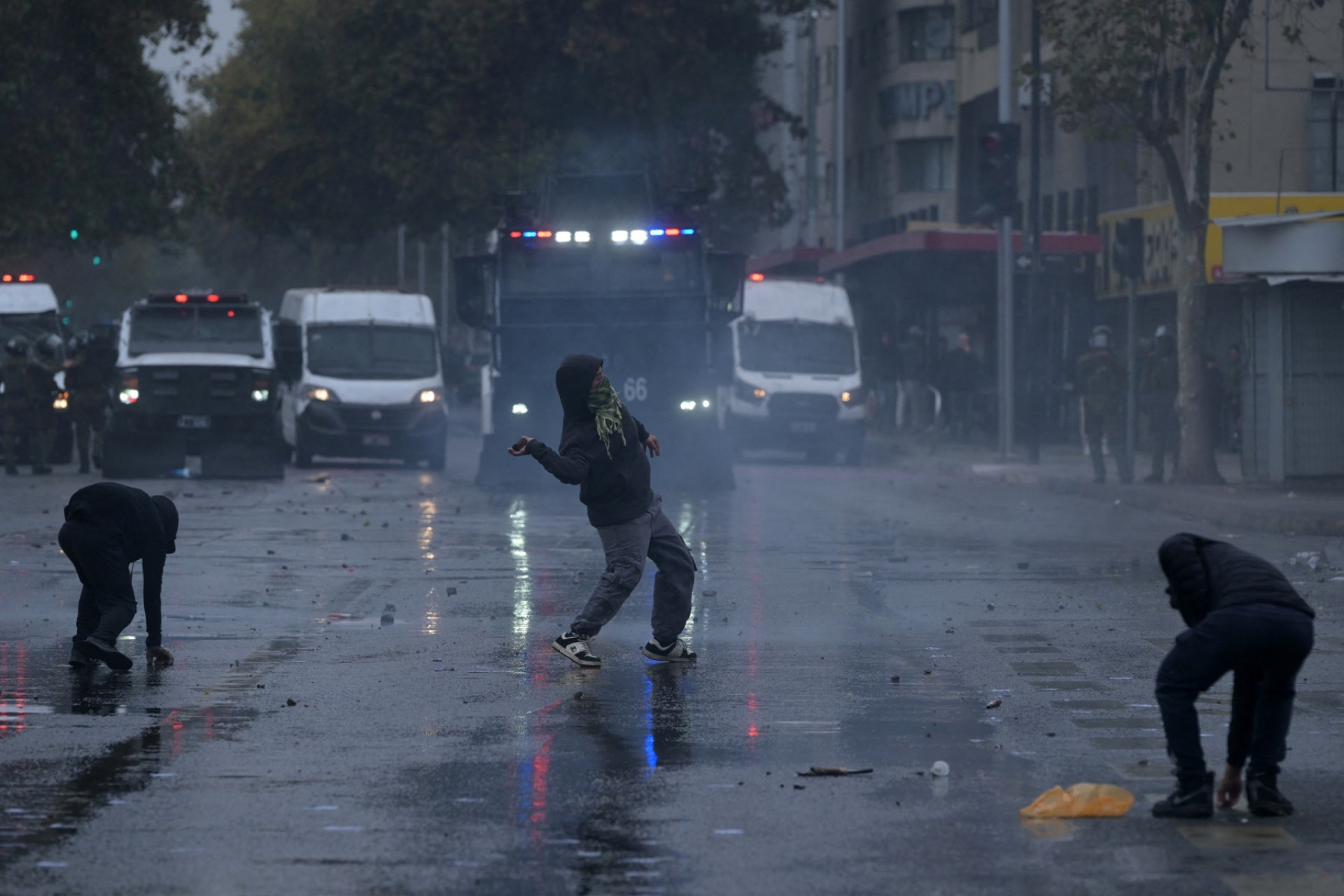 Confrontos e detenções marcam marcha pelo Dia do Trabalho no Chile