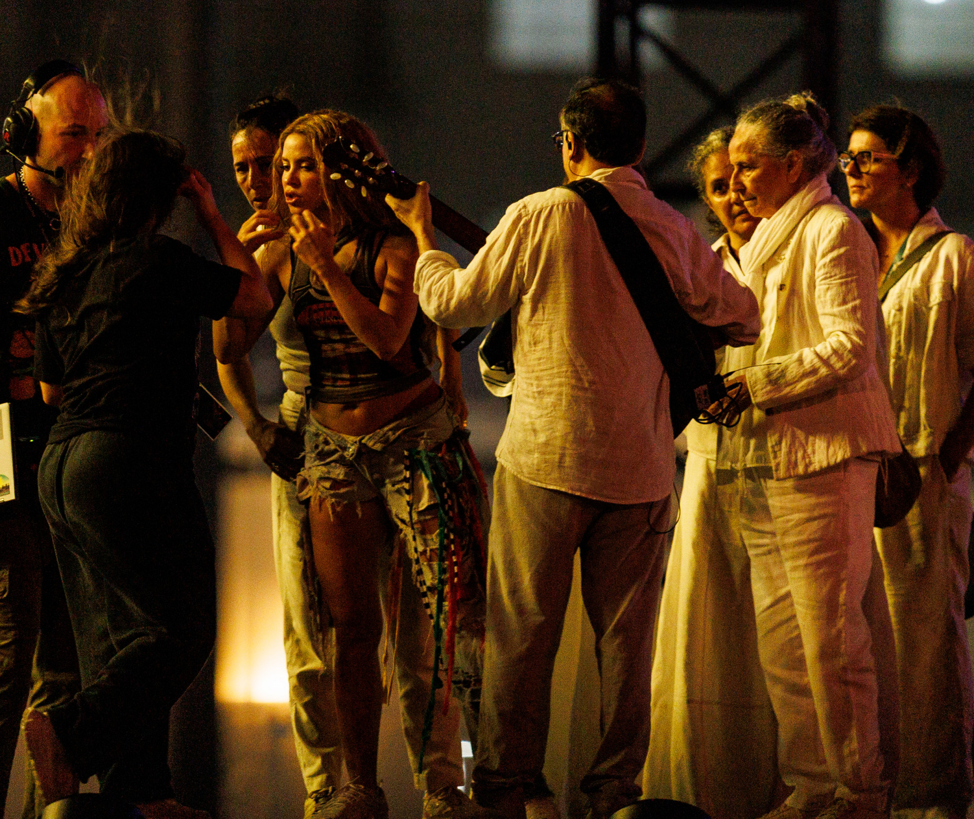 Maria Bethânia foi clicada ao lado de Shakira no palco em Copacabana  - Clayton Felizardo/Brazilnews