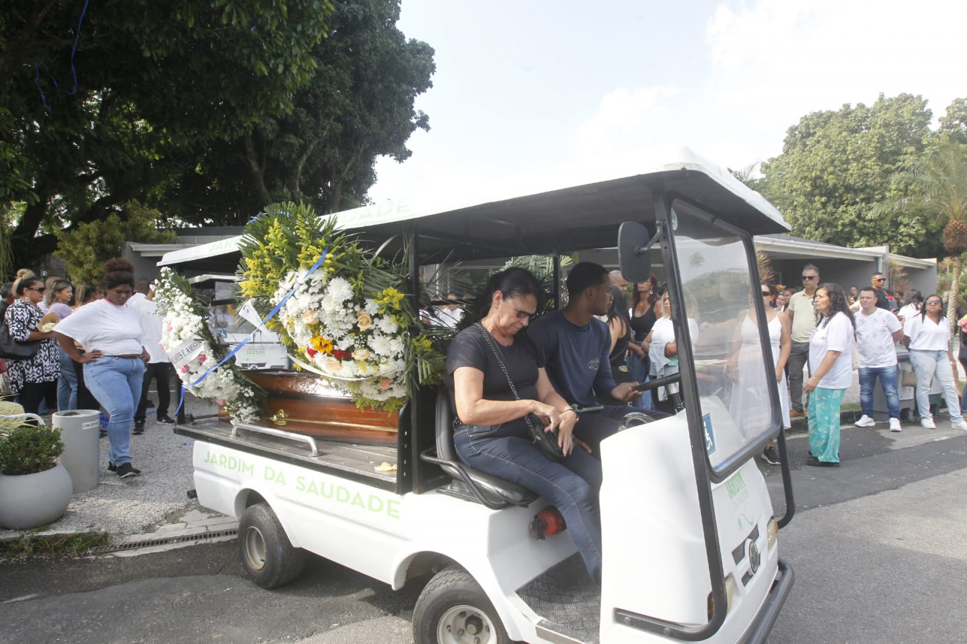 Sepultamento do casal Ariane e Ygor ocorreu no Cemitério Jardim da Saudade de Sulacap - Reginaldo Pimenta / Agência O Dia