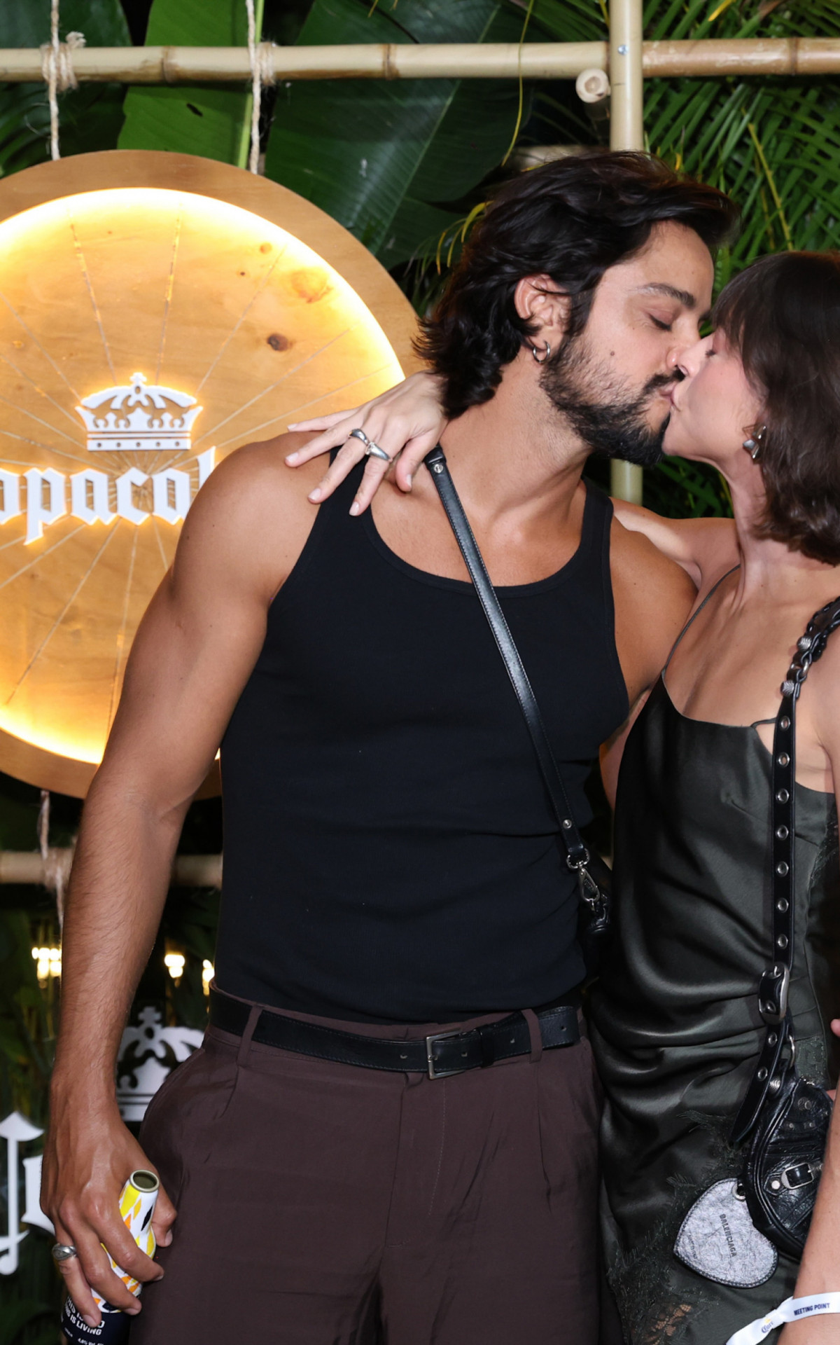 Rodrigo Simas e Agatha Moreira