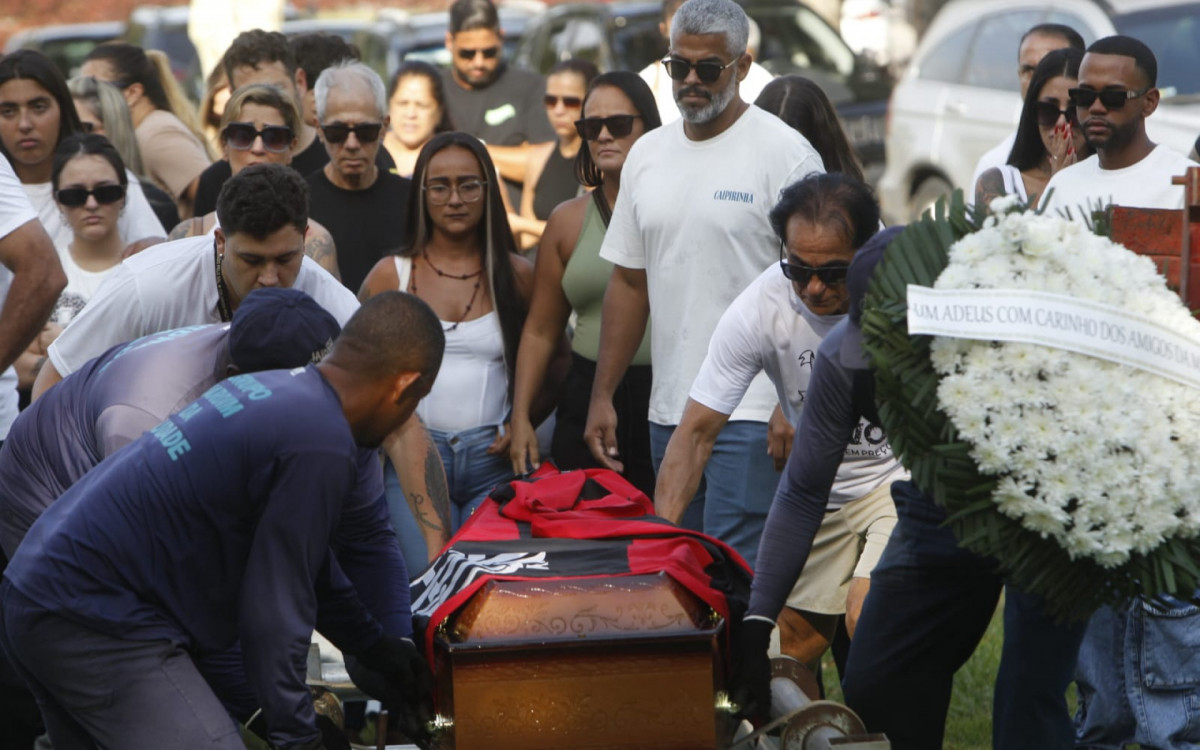 Sepultamento de Samara - Reginaldo Pimenta/O DIA