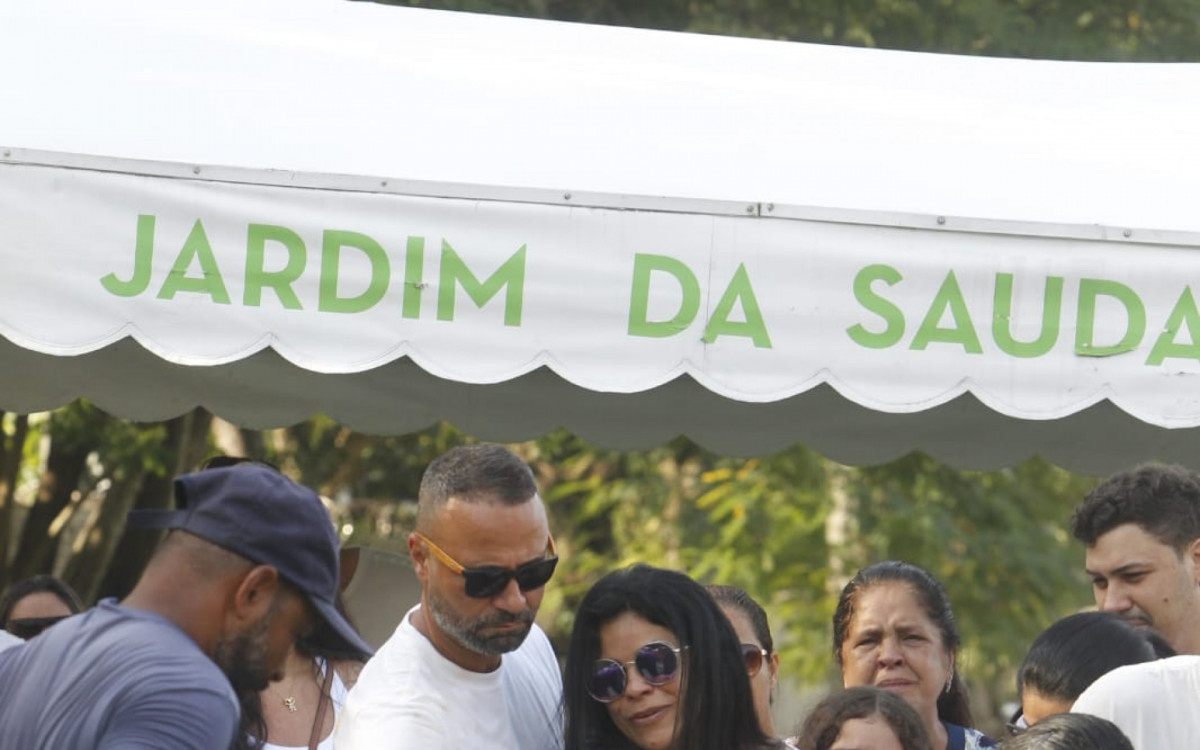 André e Amanda, pais de Samara - Reginaldo Pimenta/O DIA