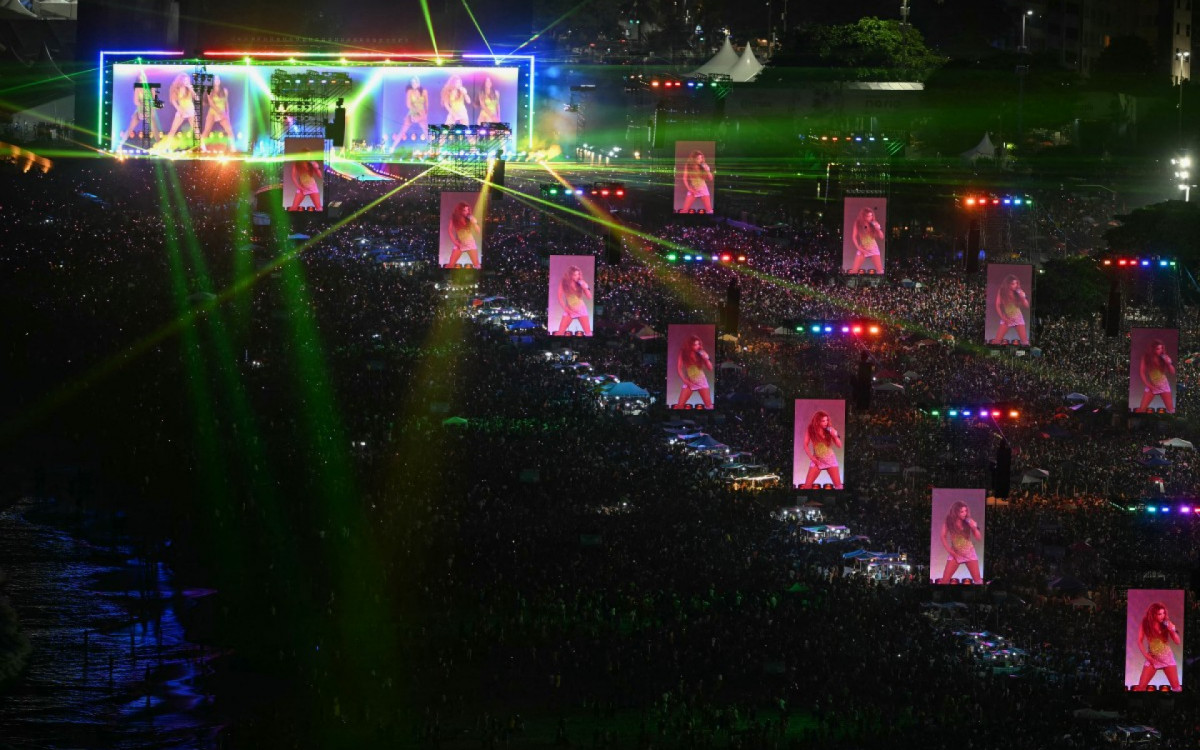 Shakira durante show em Copacabana