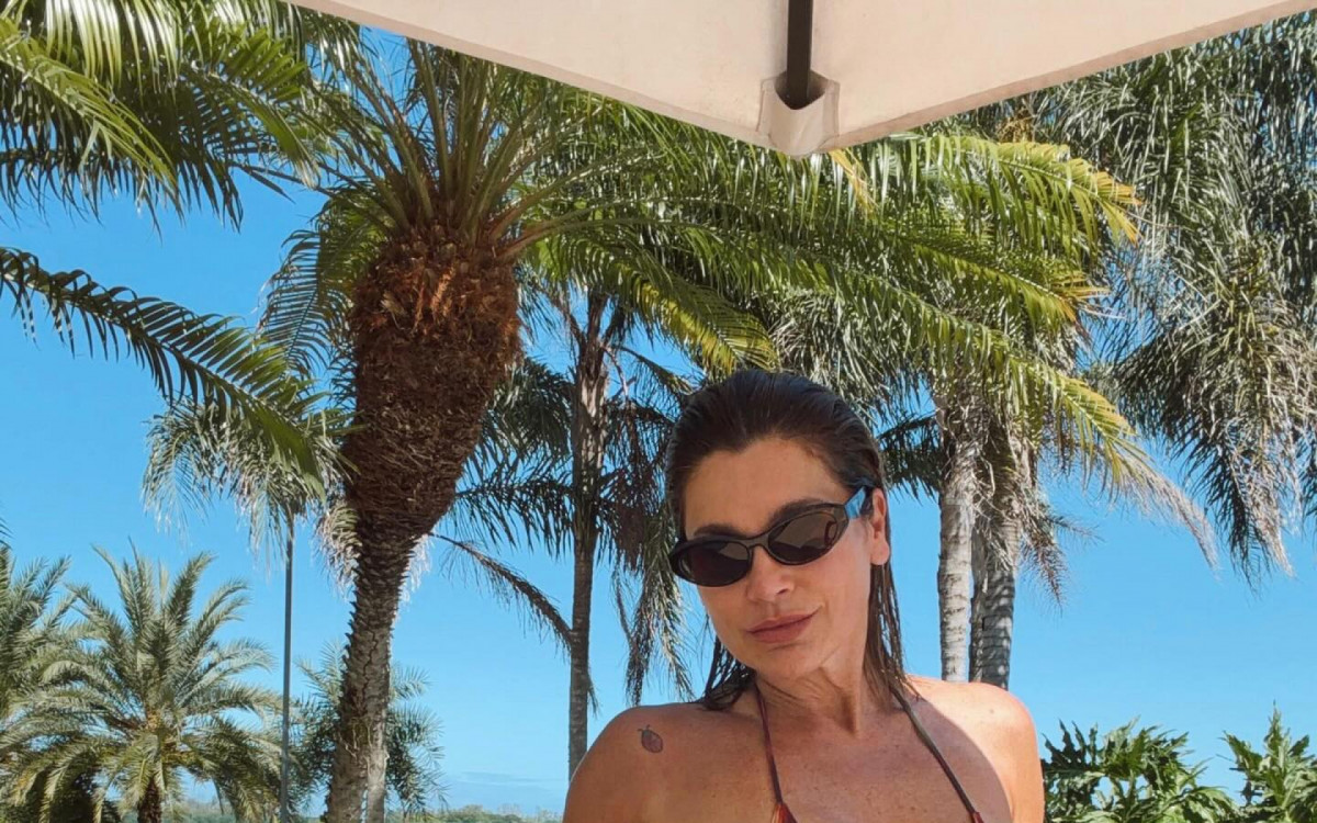  Fl&aacute;via Alessandra 