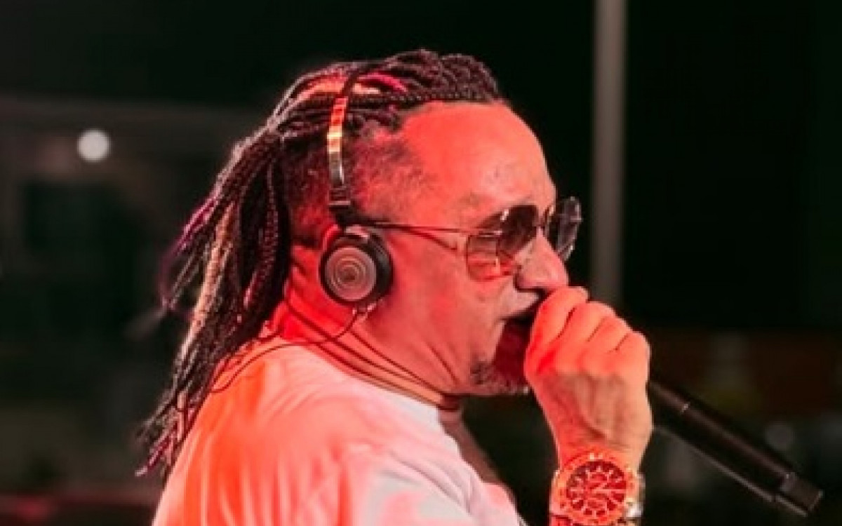Cantor Kinho do Rodo morre após passar mal na Bahia