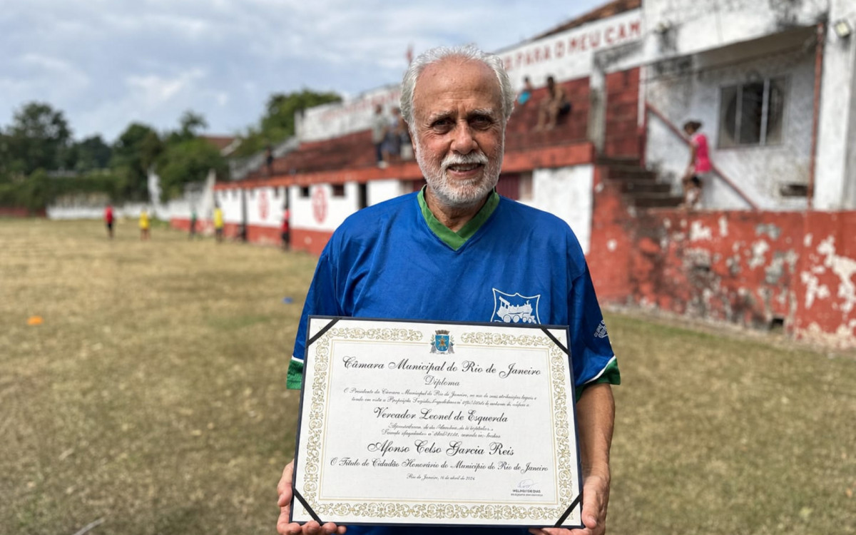 Ídolo do Botafogo, Afonsinho recebe o título de cidadão honorário do Rio