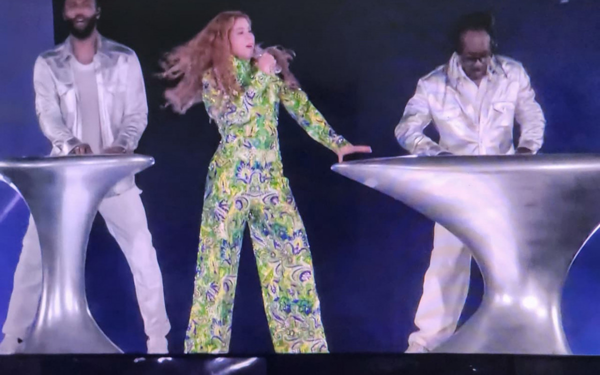 A cantora Shakira fez um megashow para brasileiros e estrangeiros