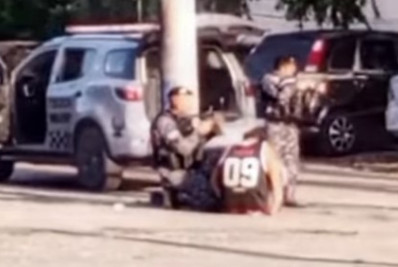PMs são atacados por criminosos perto da Cidade de Deus