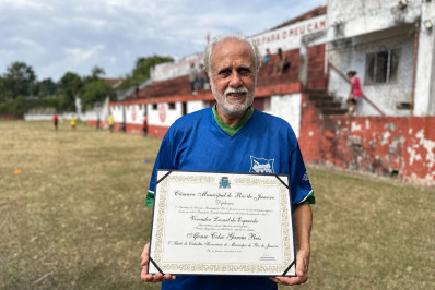 Ídolo do Botafogo, Afonsinho recebe o título de cidadão honorário do Rio
