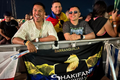Fãs percorrem a América Latina para ver show da Shakira em Copacabana