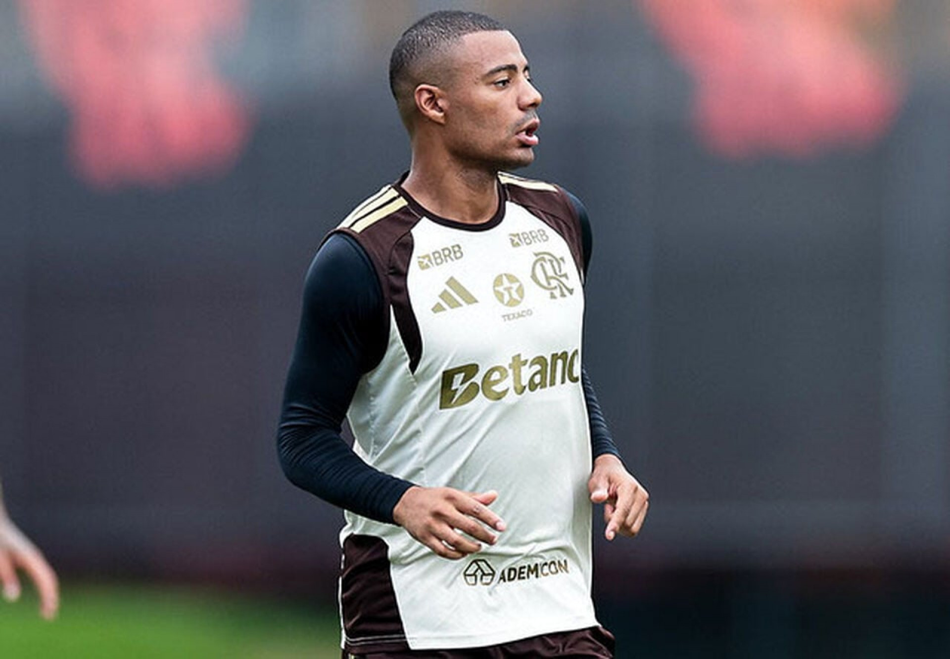 Flamengo busca solução para o meio antes de clássico com o Vasco